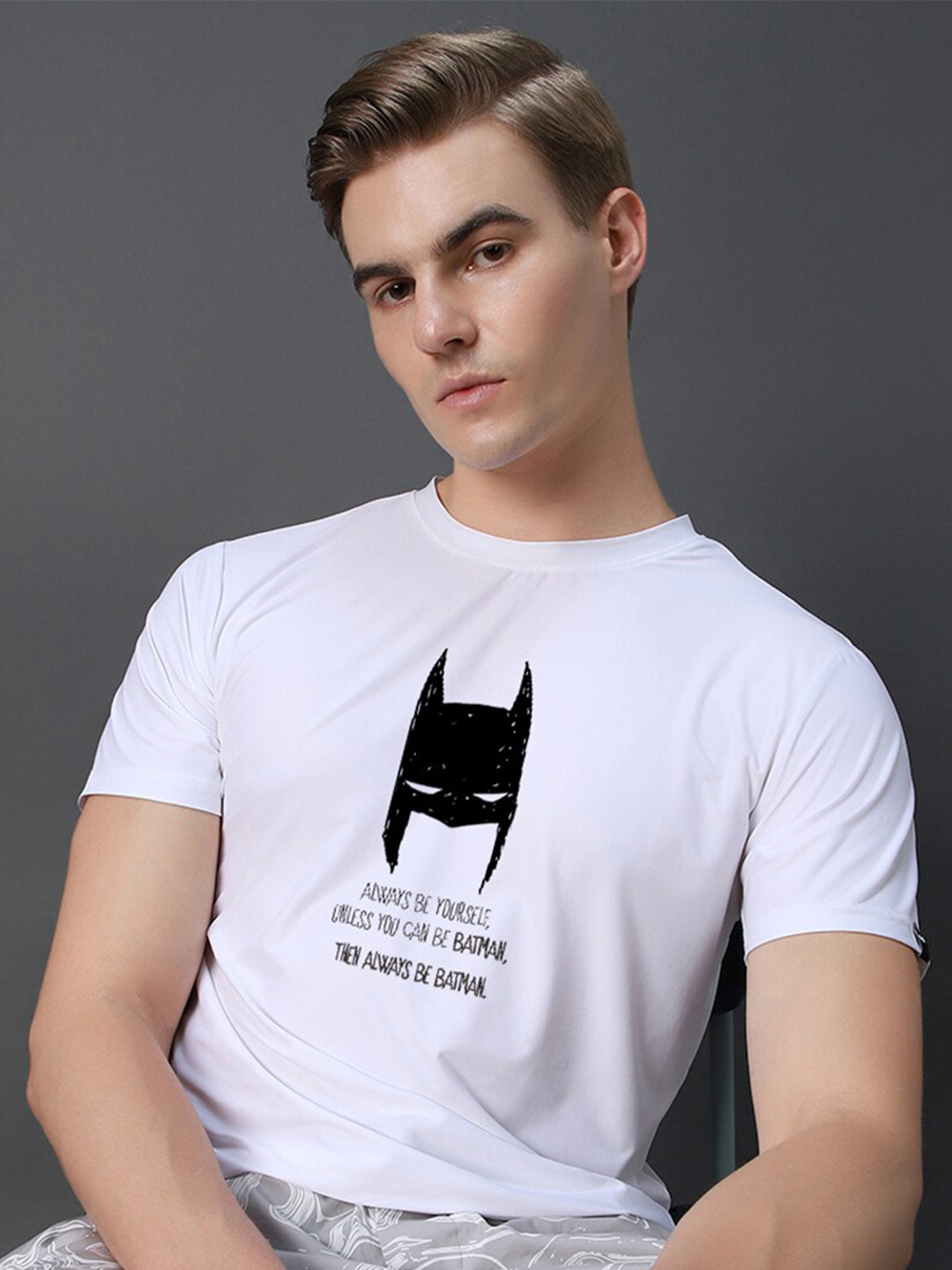 

Bewakoof Official DC Merchandise Be Batman Graphic Printed Cotton T-shirt, White
