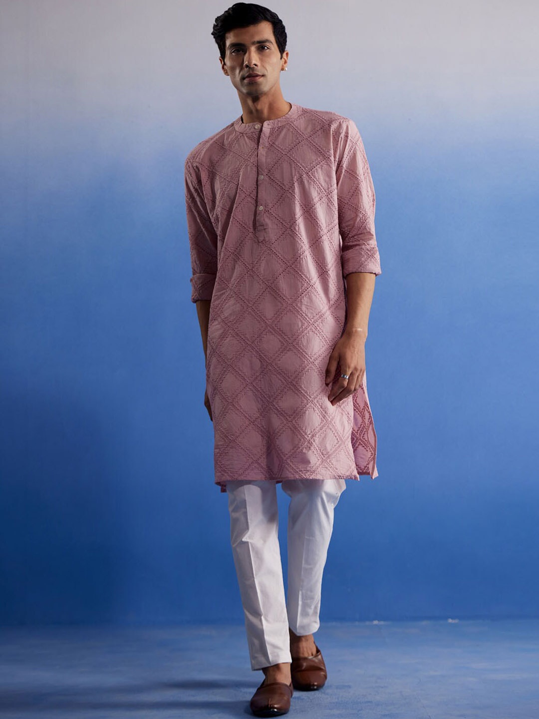 

VASTRAMAY Men Schiffli Embroidered Cotton Kurta With Elasticated Pyjama, Pink