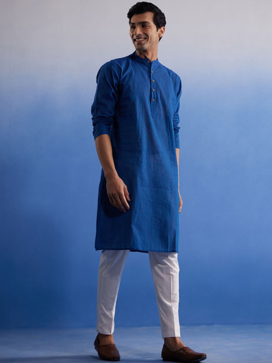 

VASTRAMAY Pure Cotton Straight Kurta With Pyjamas, Blue