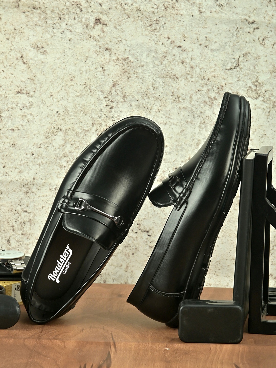 

The Roadster Lifestyle Co. Men Round Toe Lightweight Loafers, Black