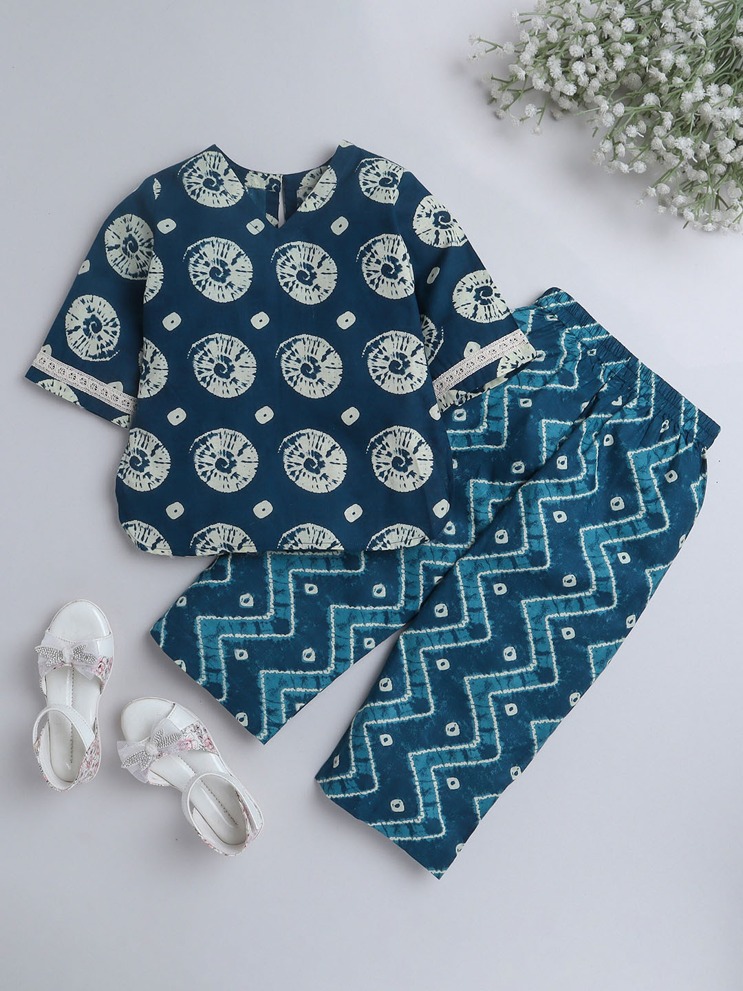 

The Magic Wand Girls Geometric Printed Pure Cotton Night suit, Blue