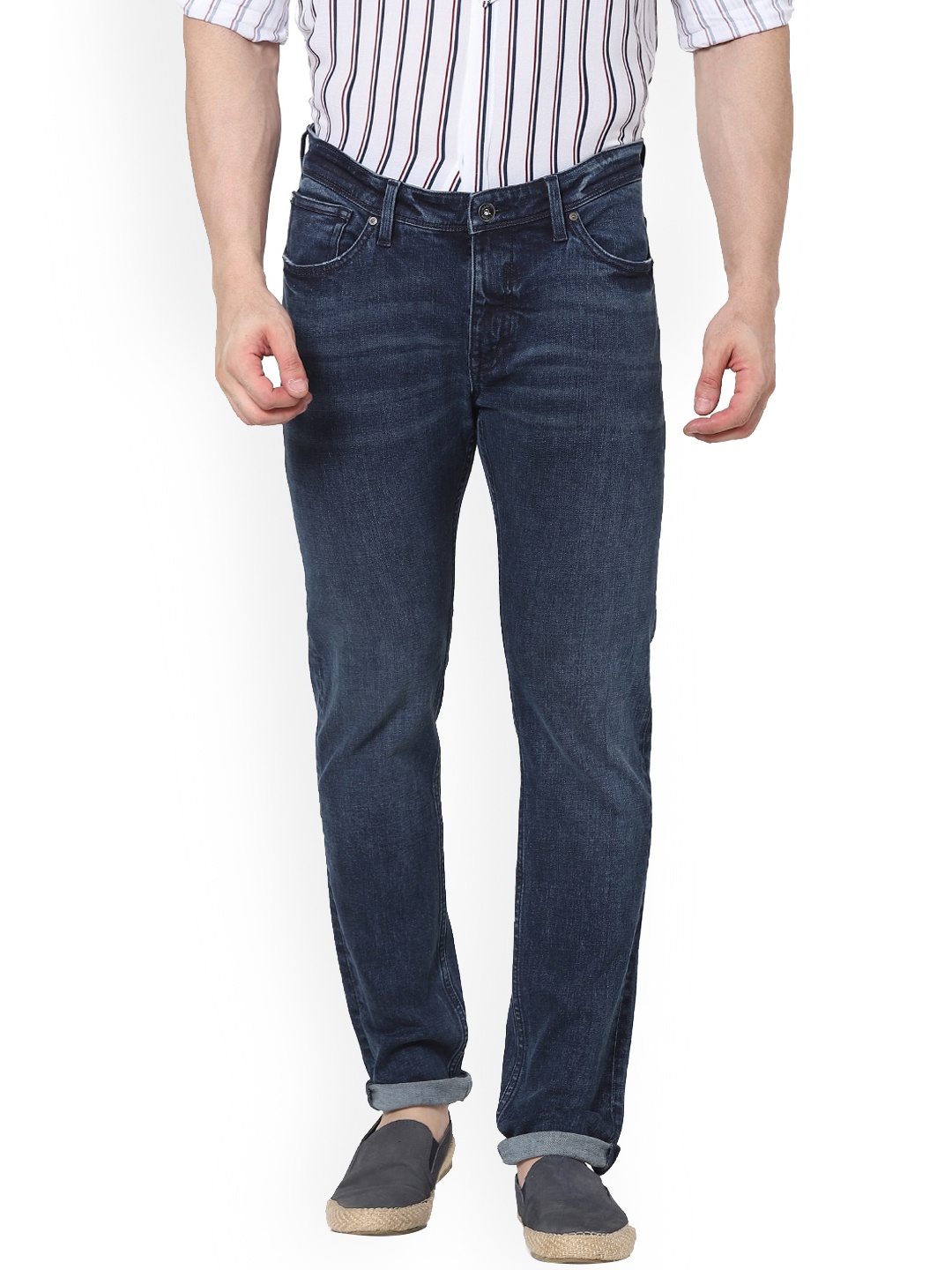 

Celio Men Tapered Fit Whiskers & Chevrons Clean Look Cotton Jeans, Blue