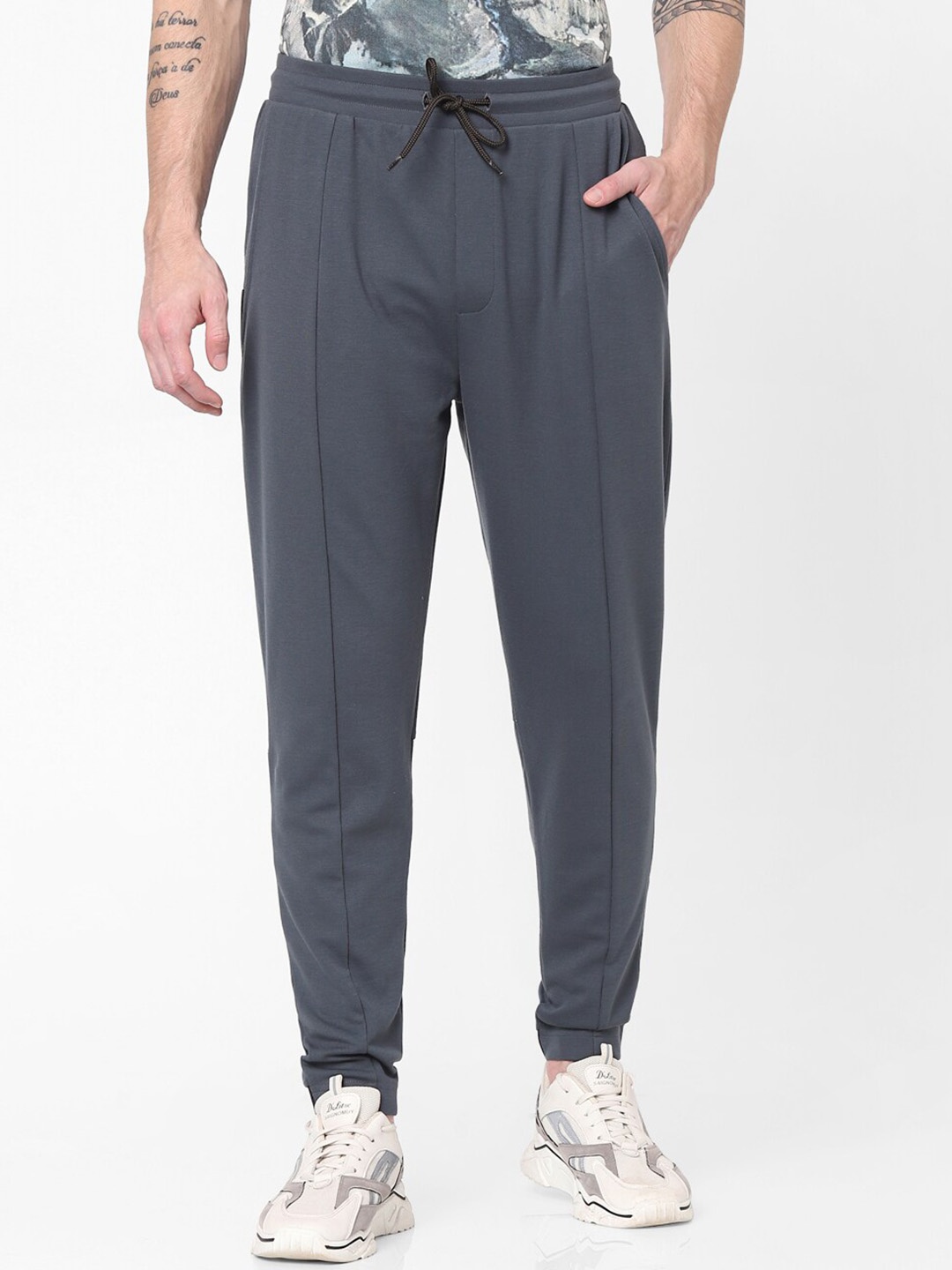 

Celio Men Cotton Mid-Rise Jogger, Black