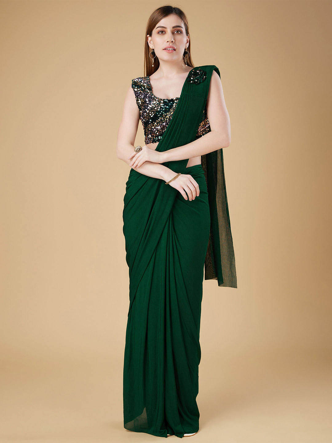 

Phenav Sequinned Polyester Saree, Green