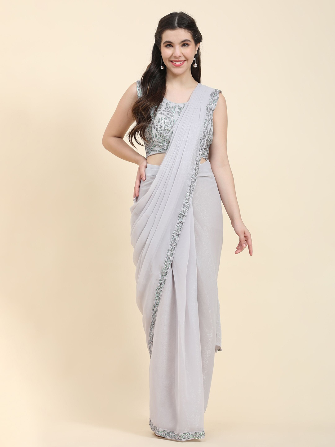 

Phenav Sequinned Ready to Wear Saree, Grey