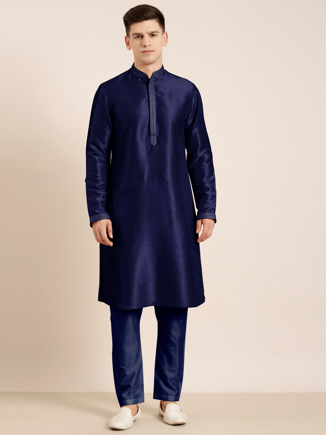 

TheEthnic.Co Mandarin Collar Straight Kurta with Pyjamas, Navy blue