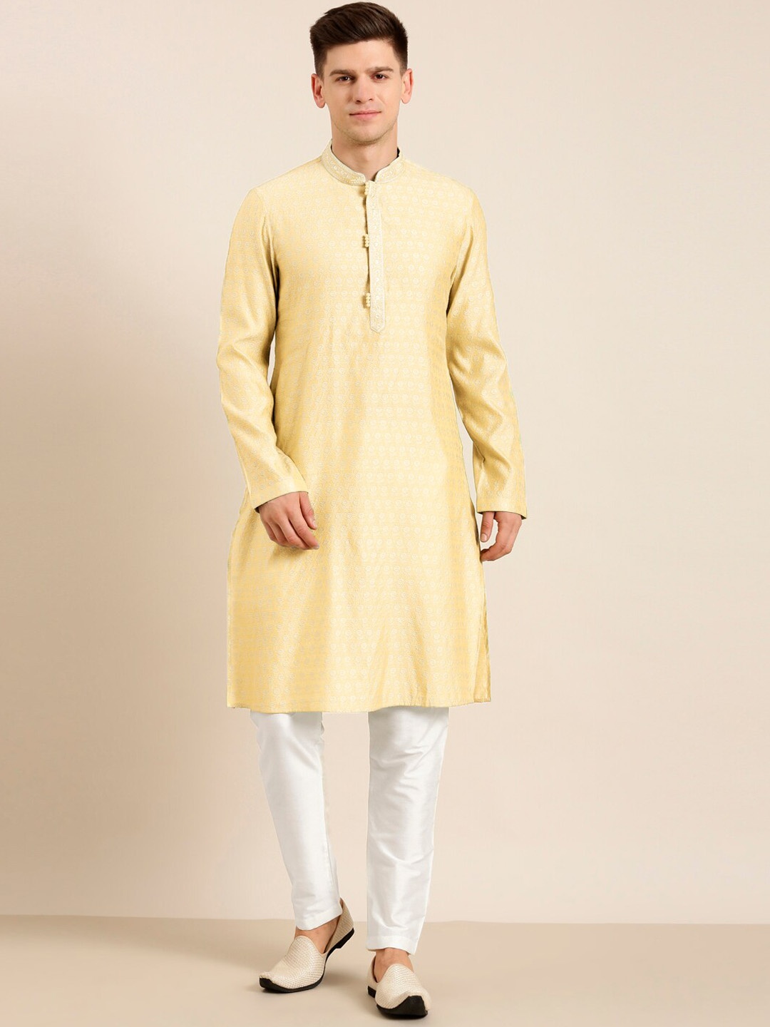 

TheEthnic.Co Floral Embroidered Thread Work Kurta with Trousers, Yellow