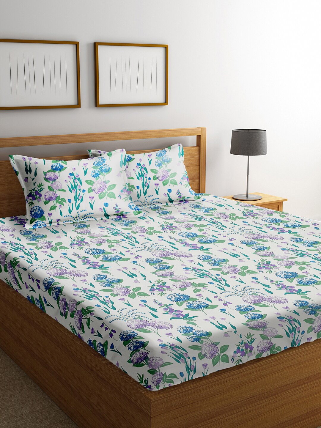 

URBAN DREAM White & Blue 210 TC Cotton King Bedsheet with 2 Pillow Covers
