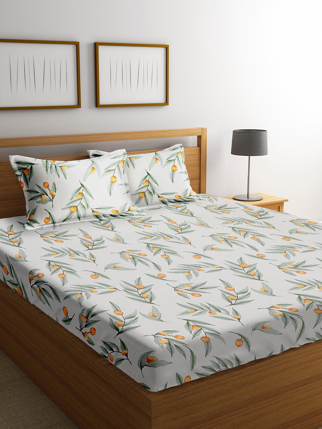

URBAN DREAM White & Orange 210 TC Cotton Queen Bedsheet with 2 Pillow Covers