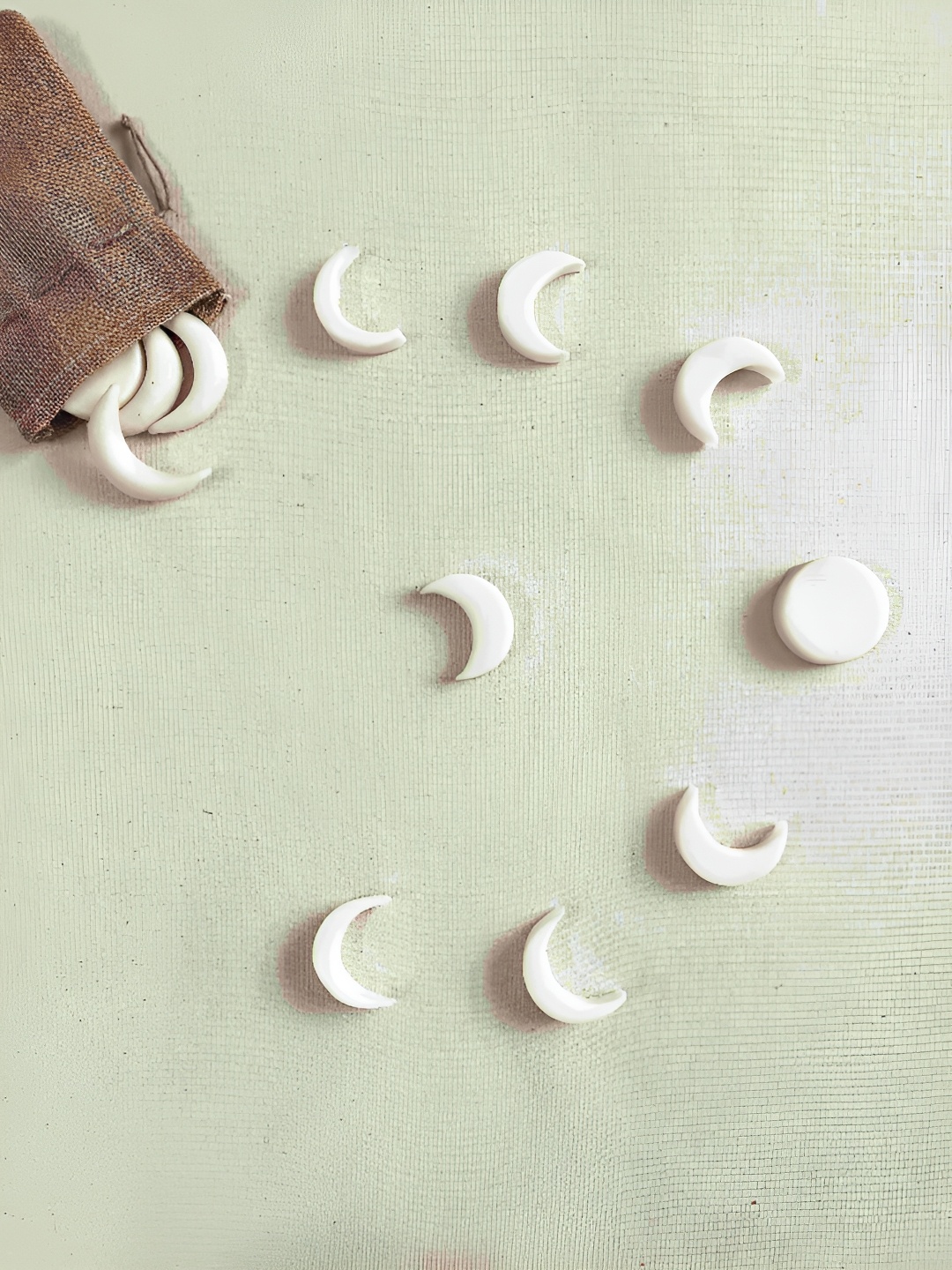 

The Orby House White 12 pieces Moon Wax melts Candles