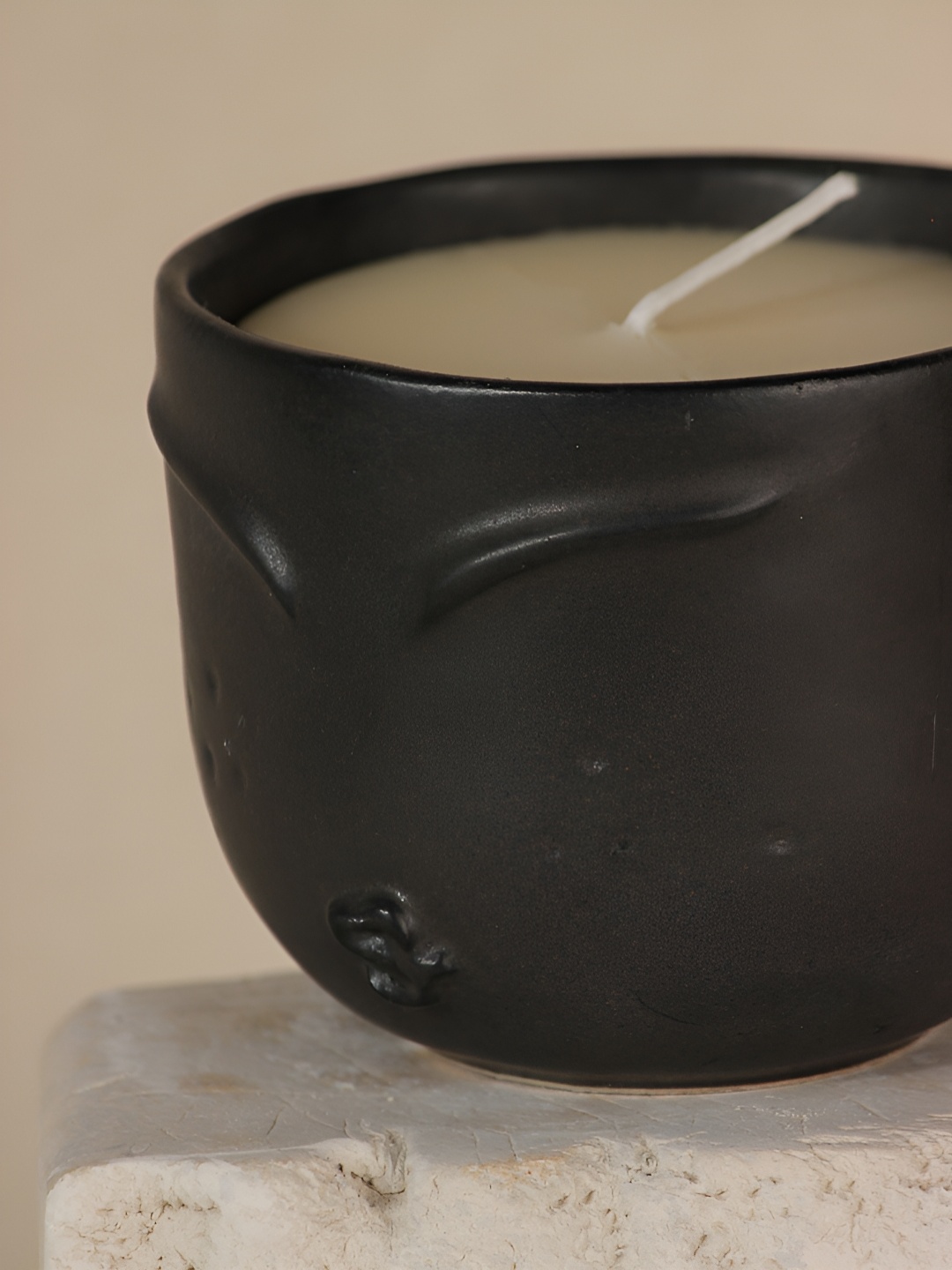 

The Orby House Black The Sage Ceramic Face Jar Candle Oishi