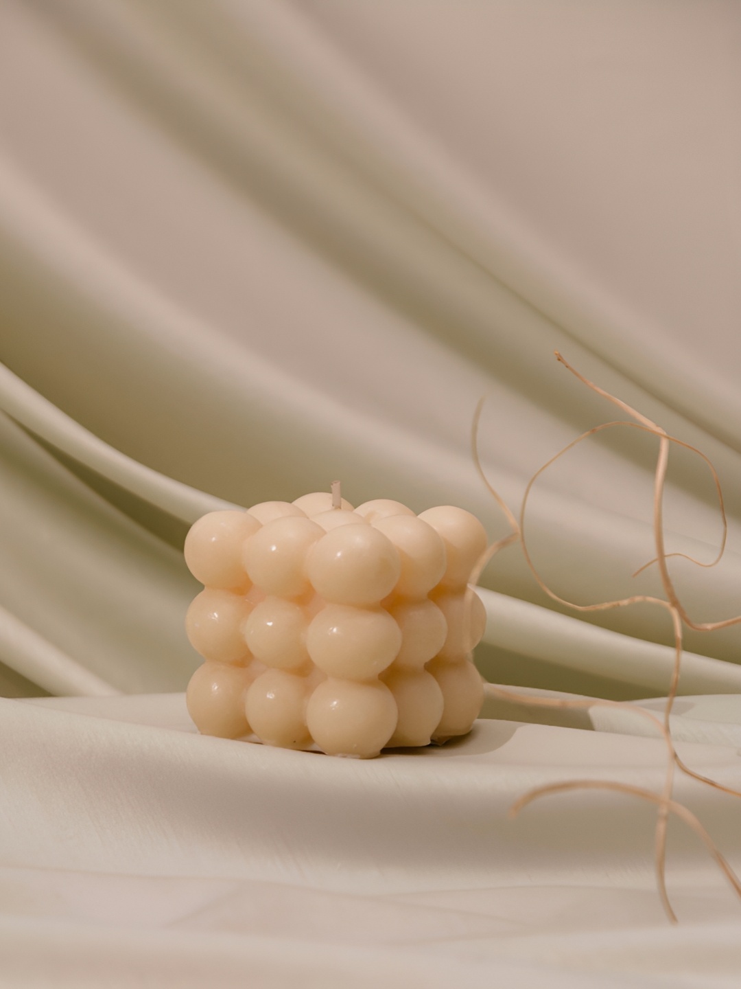 

The Orby House White Scented Bubble Pillar Candle