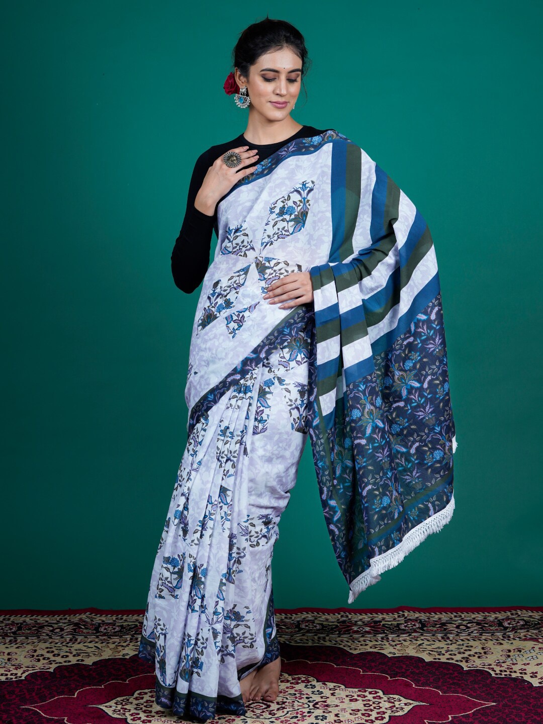 

BUTA BUTI White & Blue Floral Pure Cotton Saree