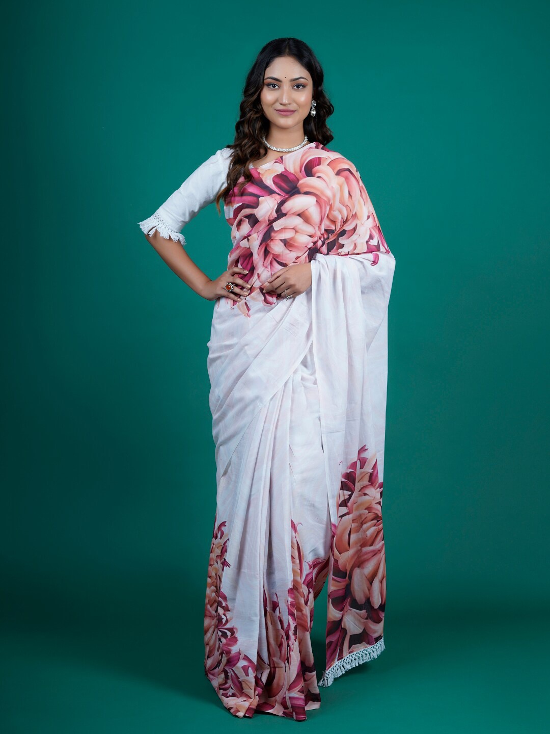 

BUTA BUTI Floral Printed Pure Cotton Saree, White