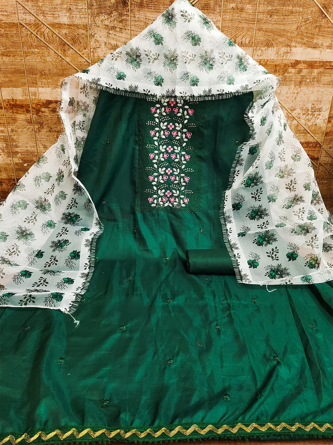 

KALINI Floral Embroidered Sequinned Unstitched Dress Material, Green