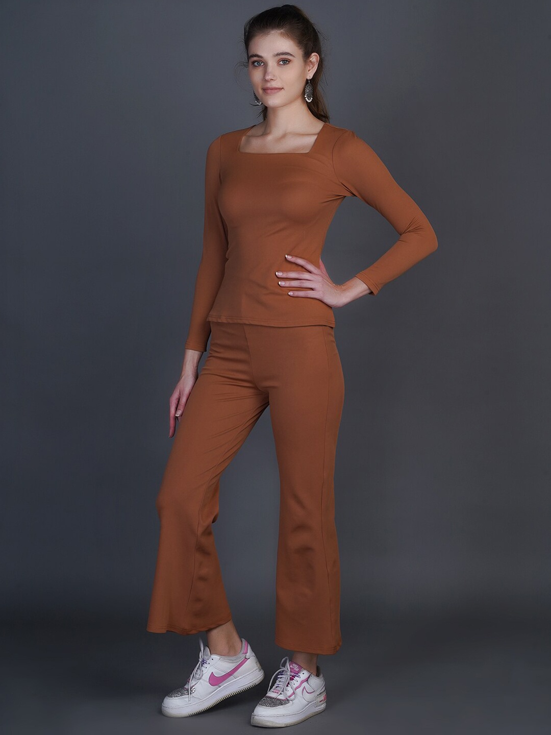 

Chemistry Square Neck Top With Trousers, Brown