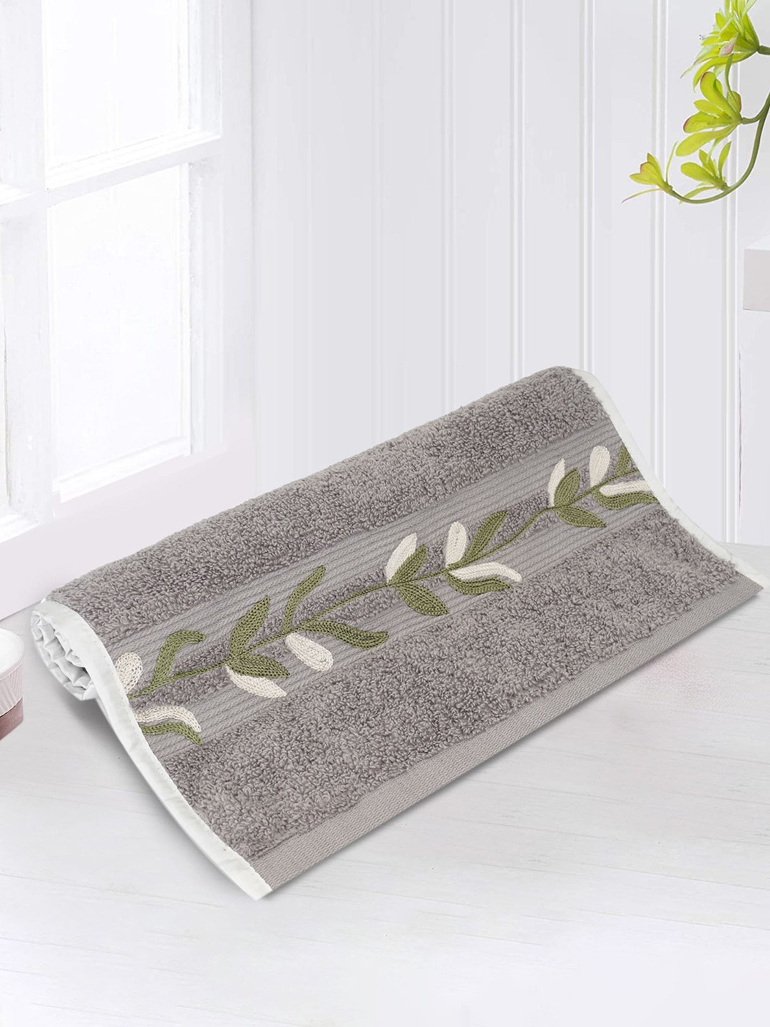 

LUSH & BEYOND Grey Floral 500 GSM Pure Cotton Hand Towel