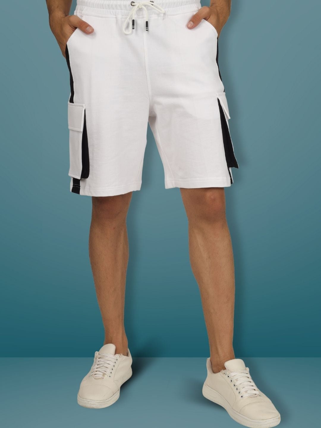 

WEARDUDS Men Colourblocked Cotton Bio Washed Cargo Shorts, White