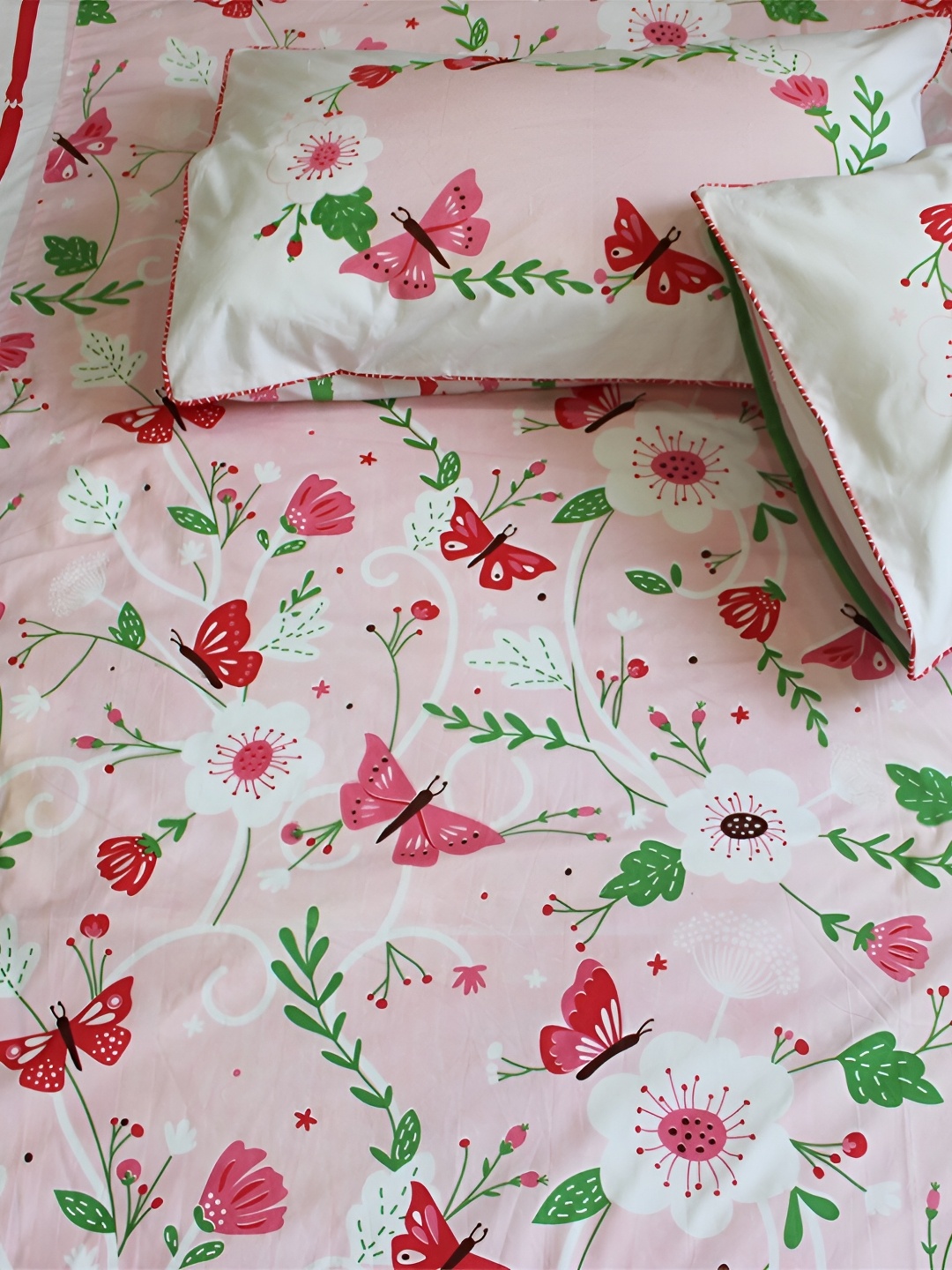 

Silverlinen Pink & White Floral 250 TC Cotton Queen Bedsheet with 2 Pillow Covers