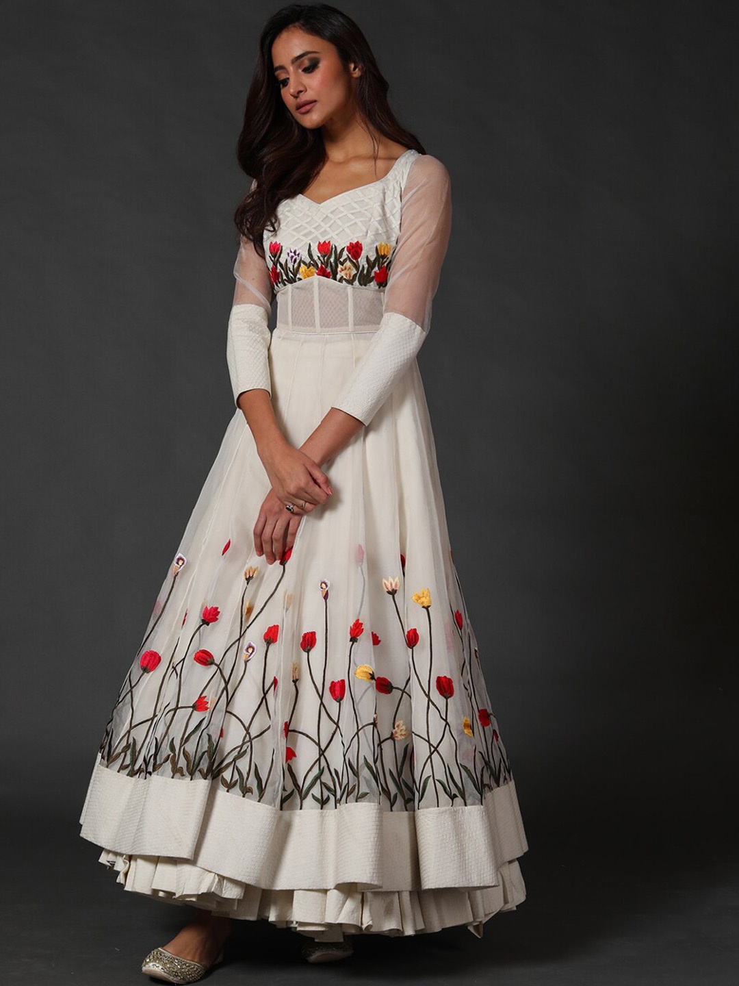 

Rohit Bal Floral Embroidered Sweetheart Neck Organza Anarkali Kurta With Skirt, Off white