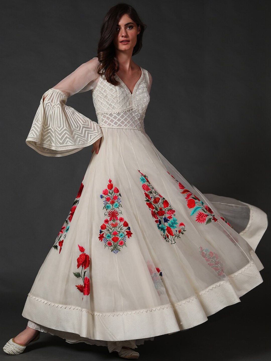 

Rohit Bal Floral Embroidered Bell Sleeves Kurta With Skirt, Off white