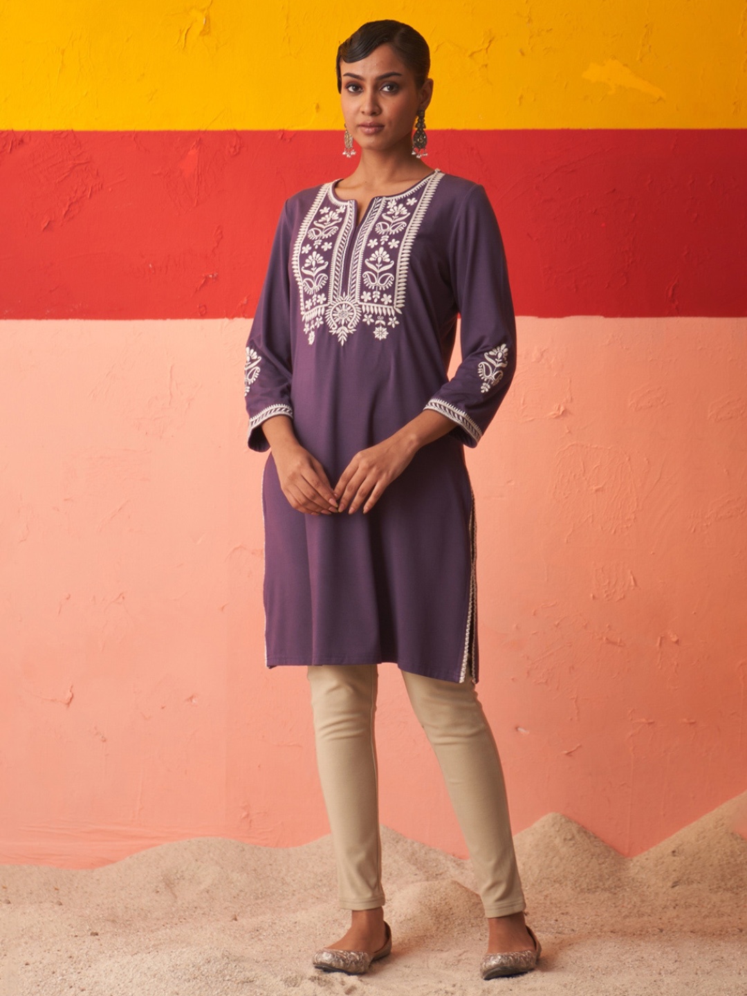 

Lakshita Floral Yoke Design Thread Work Woollen Kurta, Purple