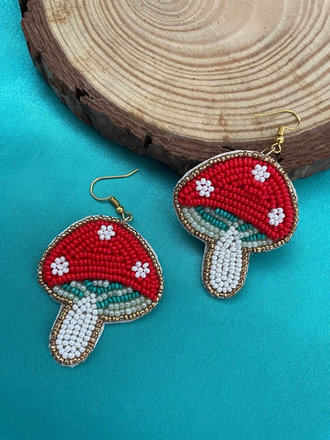 

Digital Dress Room Artificial Beads Classic Drop Earrings, Red