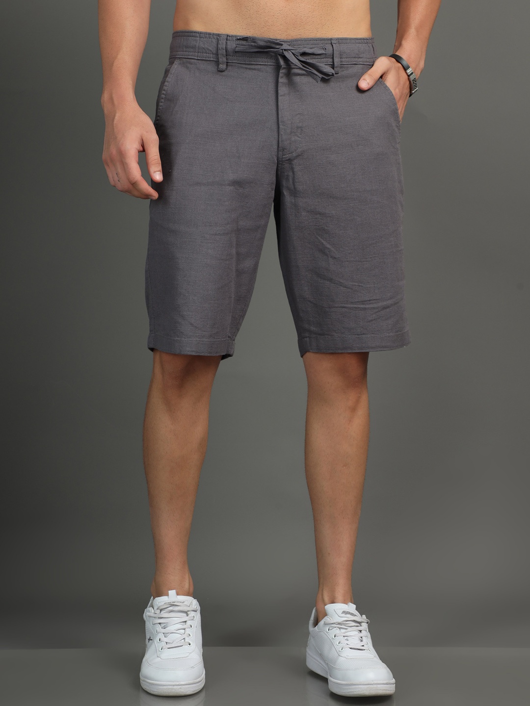 

Reslag Men Mid-Rise Linen Shorts, Grey