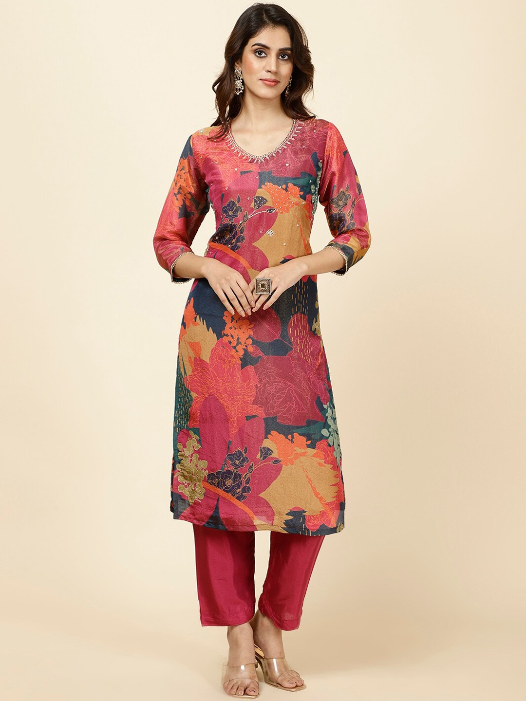 

Meena Bazaar Floral Printed Beaded Work Kurta with Trousers, Magenta