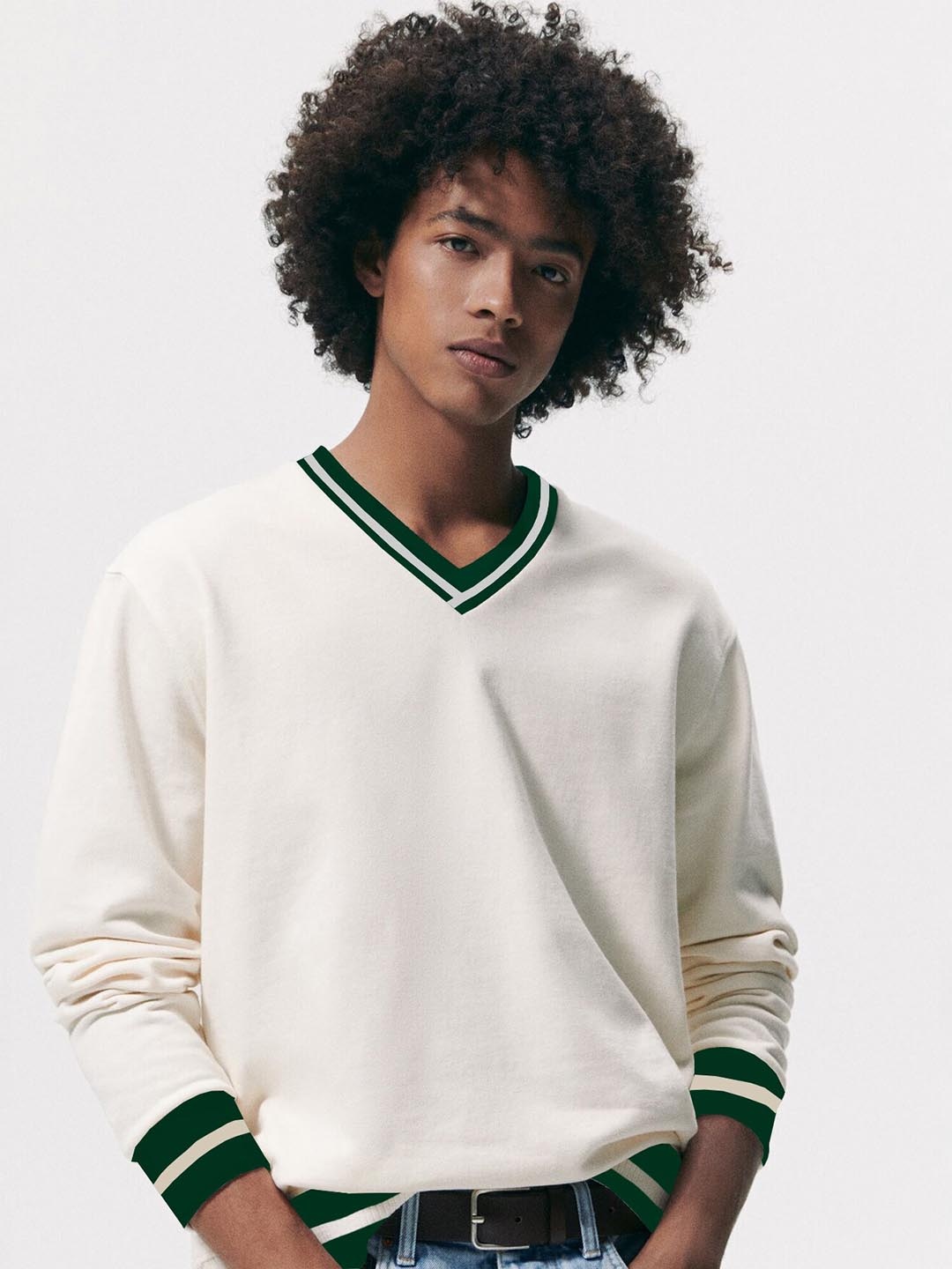 

CLAFOUTIS Long Sleeves Relaxed Fit V-Neck T-shirt, White