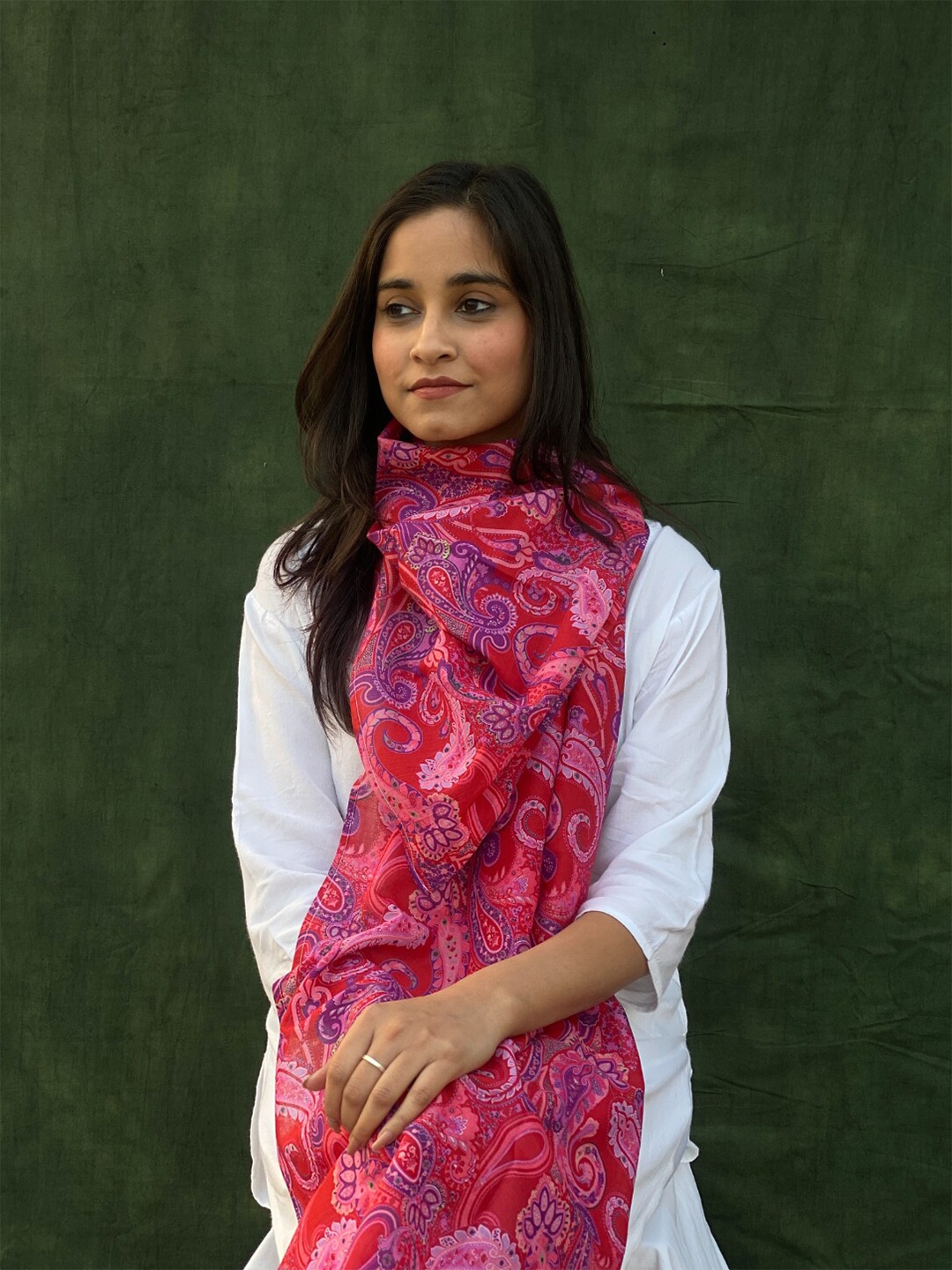 

BUTA BUTI Ethnic Motifs Printed Cotton Scarves, Red