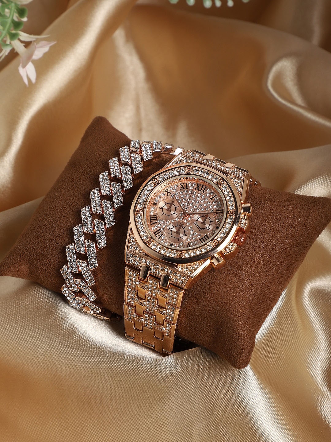 

HAUTE SAUCE by Campus Sutra Women Set Of 2 Watch Gift Set, Rose gold