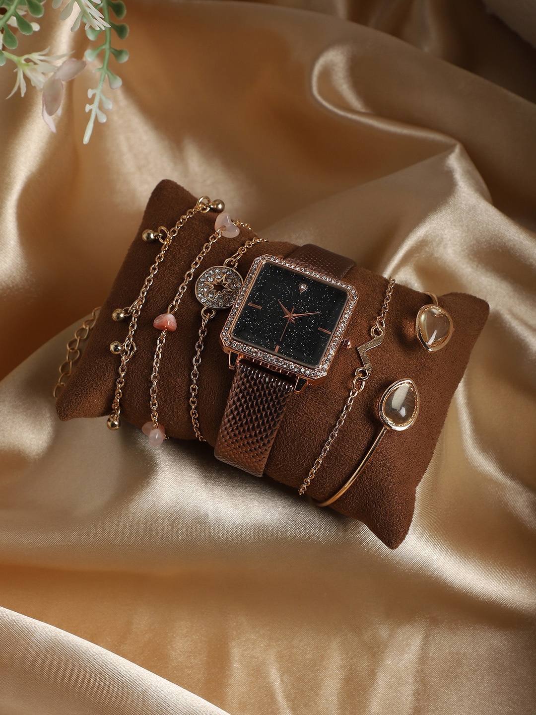 

HAUTE SAUCE by Campus Sutra Women Set of 5 Leather Watch Gift Set, Brown