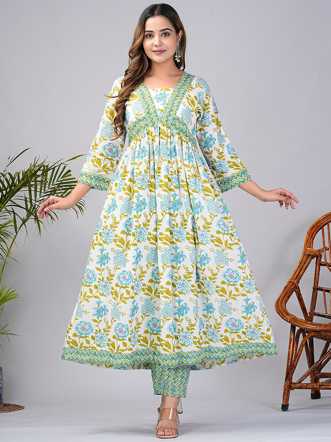 

KPF Floral Printed V-Neck Pure Cotton Anarkali Kurta with Trousers & With Dupatta, Green