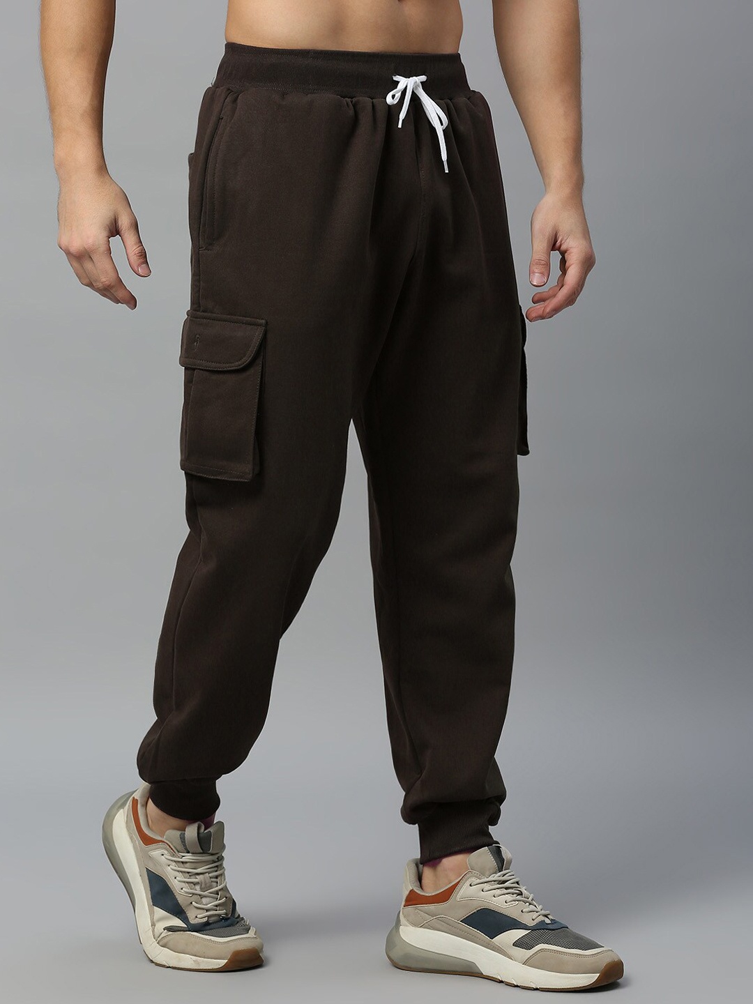 

AESTHETIC NATION Men Mid-Rise Cargo Joggers, Coffee brown