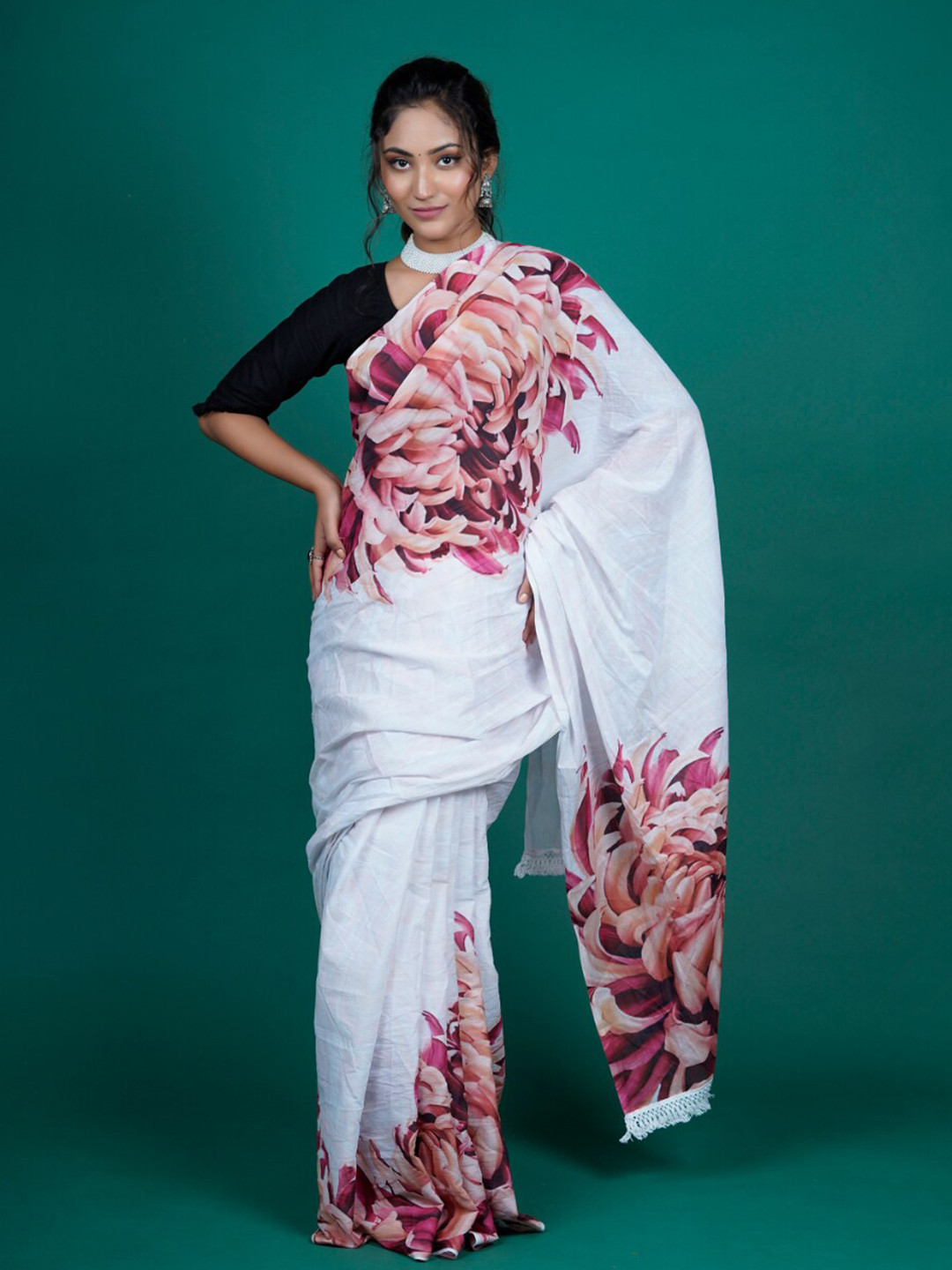 

BUTA BUTI Floral Printed Pure Cotton Saree, White