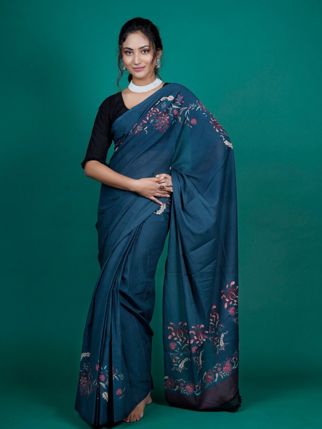 

BUTA BUTI Navy Floral Printed Pure Cotton Saree, Navy blue