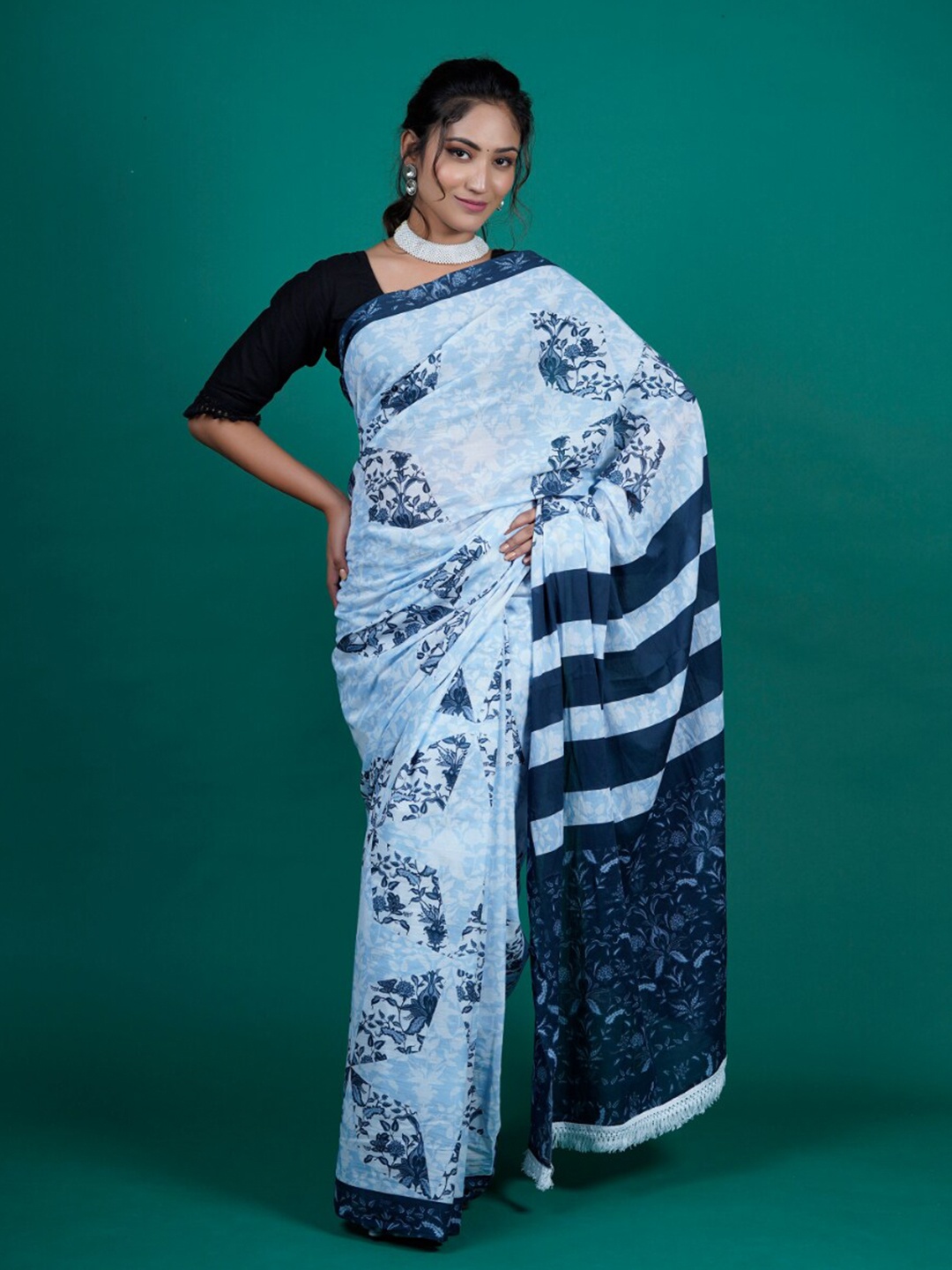 

BUTA BUTI Navy Blue & White Pure Cotton Saree