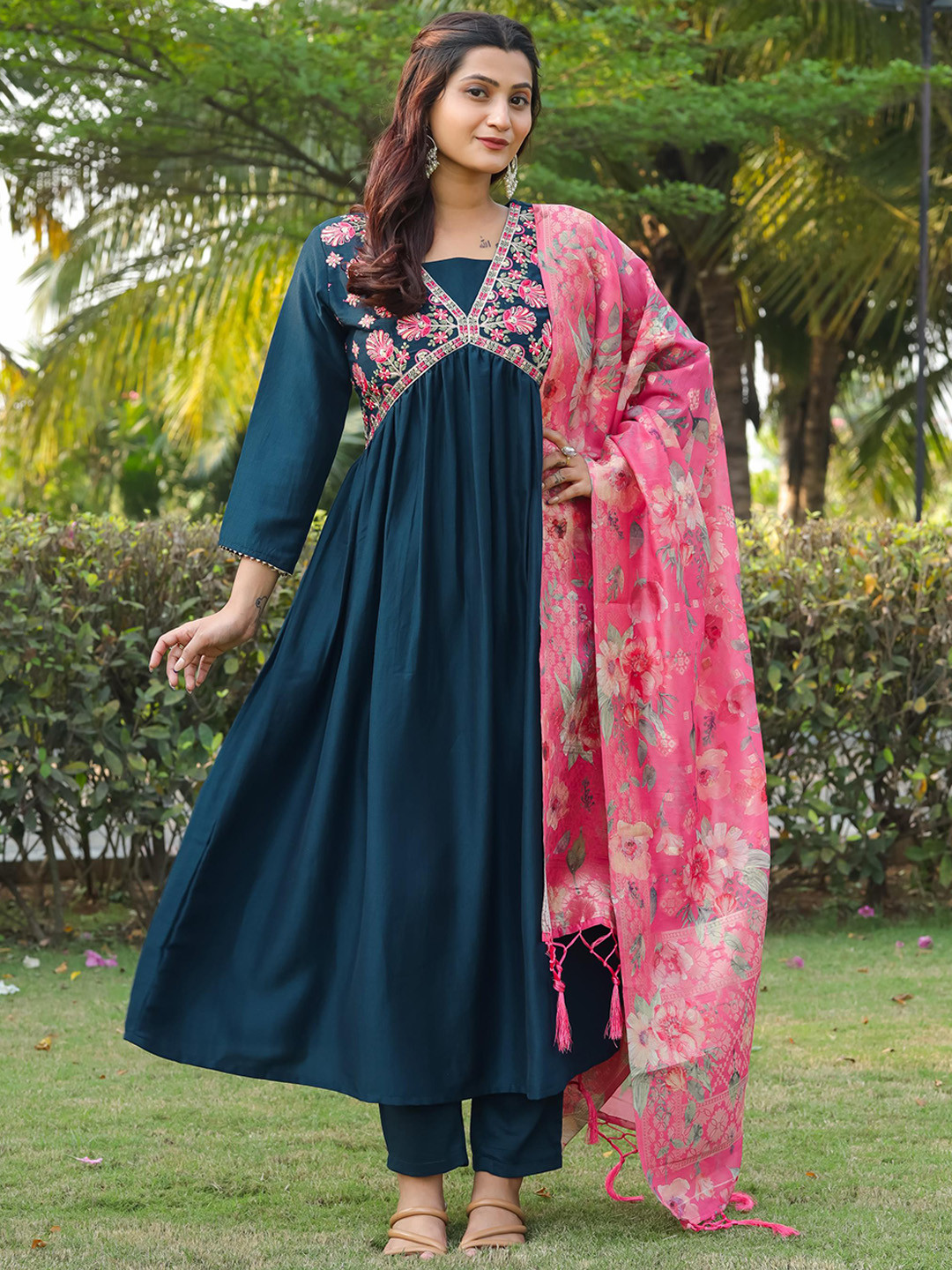 

Tikhi Imli Yoke Design Pleated Thread Work Kurta with Trousers & Dupatta, Navy blue