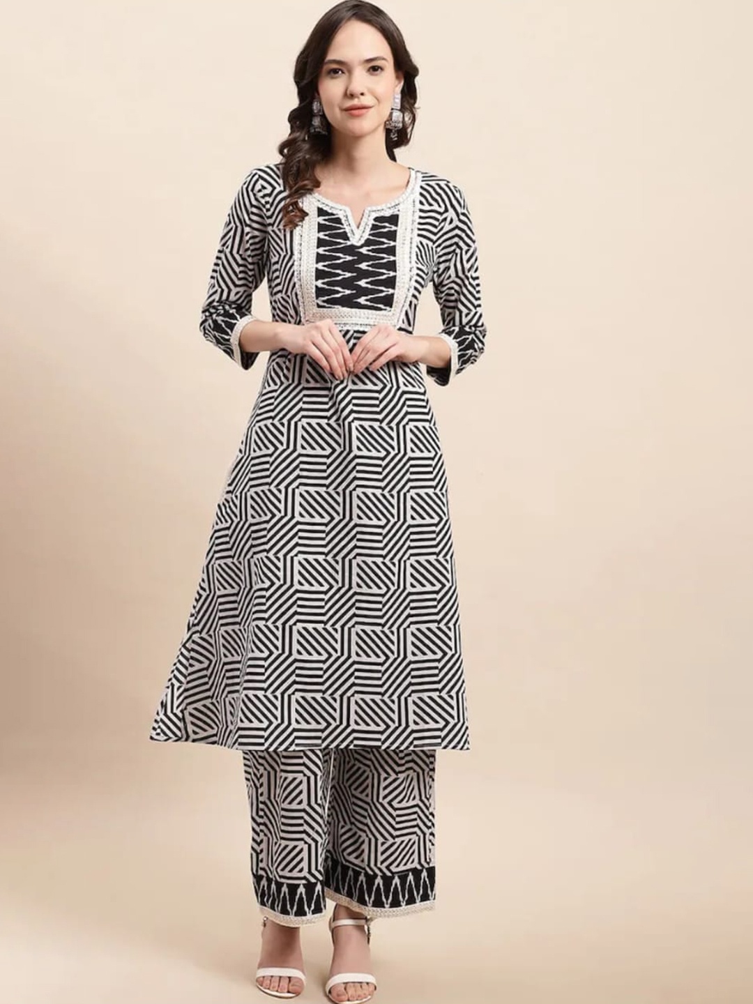 

Kamayra Geometric Printed Thread Work Pure Cotton Kurta With Palazzos, Black