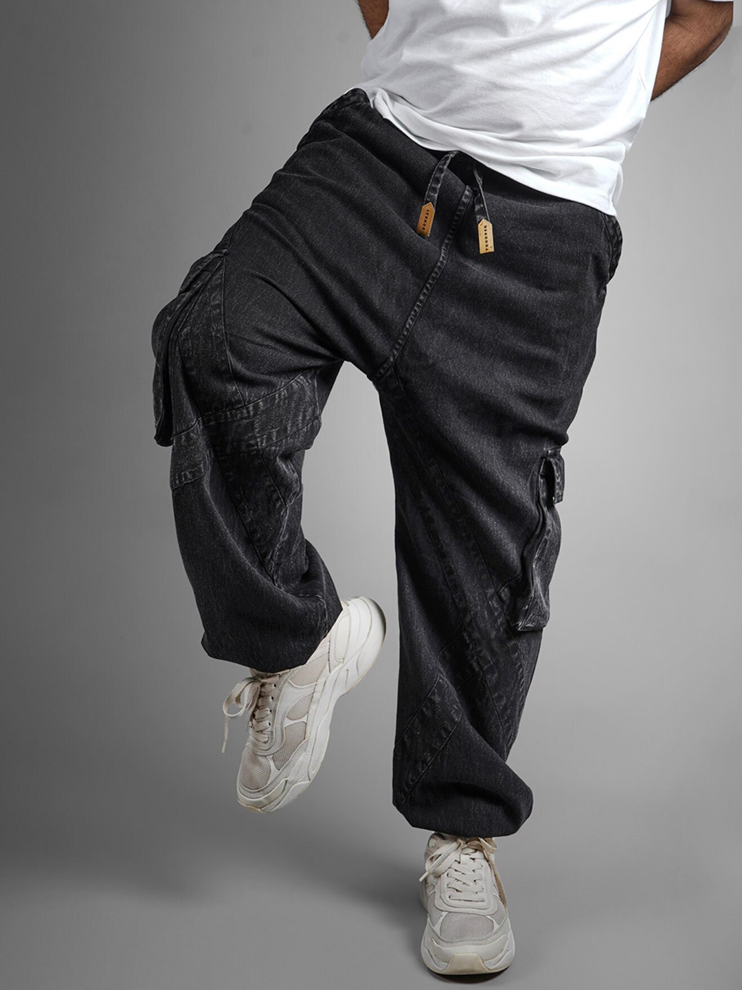 

BOMBAY TROOPER Men Mid-Rise Cotton Denim Cargos Joggers, Black