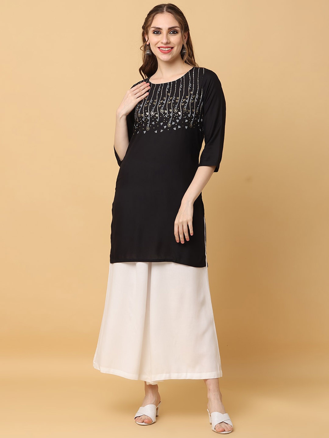 

KALINI Floral Printed Round Neck Straight Kurta, Black