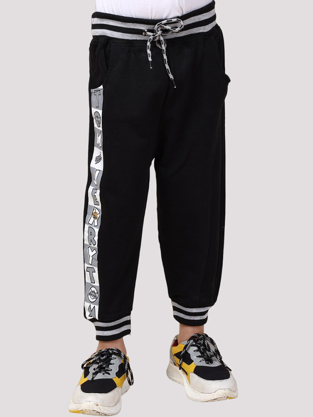 

DENIKID Boys Tom & Jerry Printed Pure Cotton Mid-Rise Jogger, Black