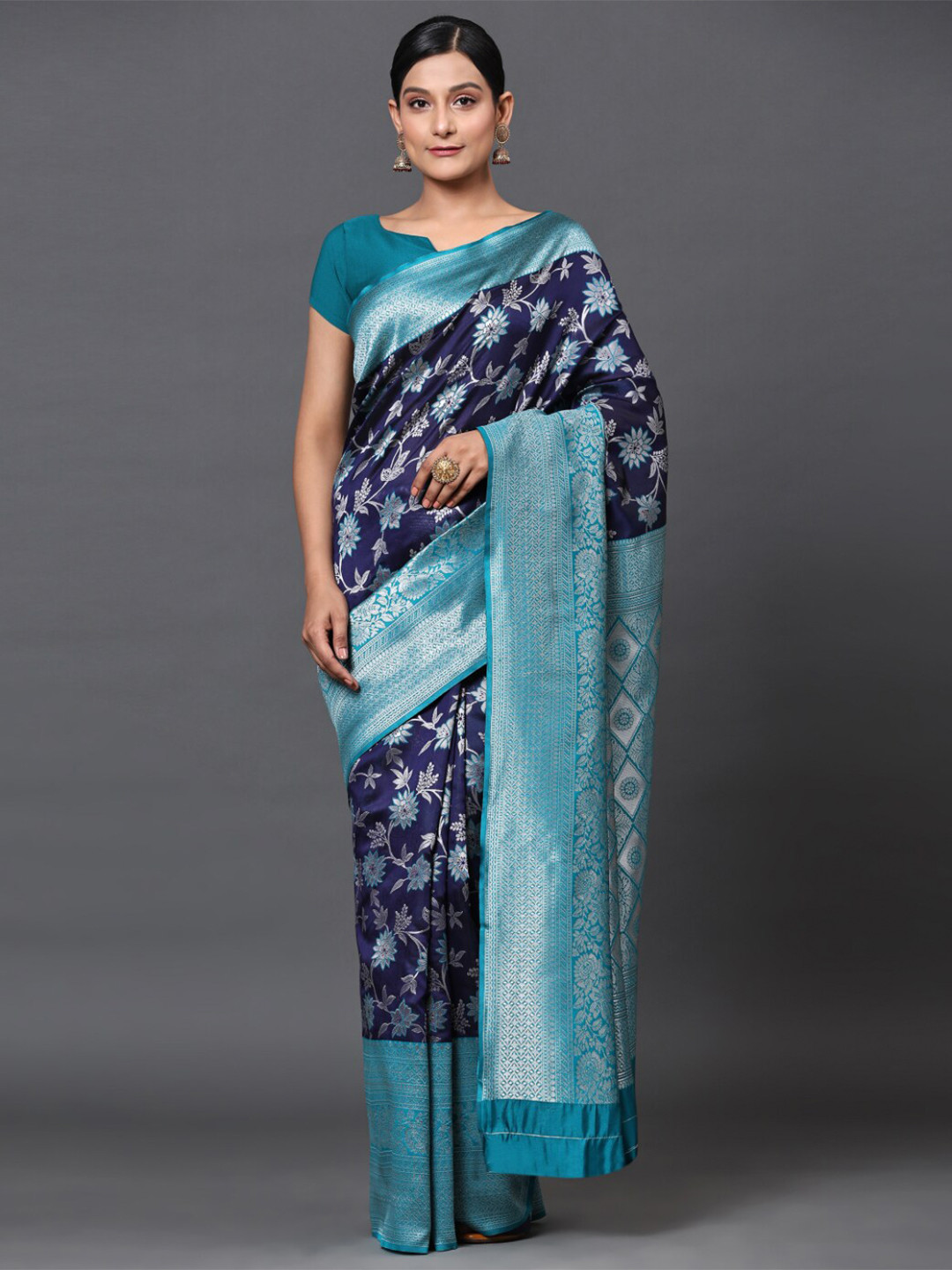 

GoStyle Floral Woven Design Zari Detailed Banarasi Saree, Navy blue