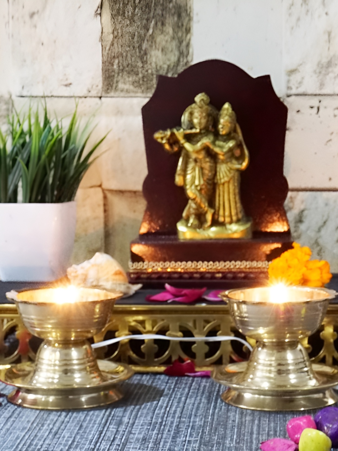 

Bhimonee Decor Gold-Toned 2 Pcs Brass Udupi Nanda Electric Bulb Diyas