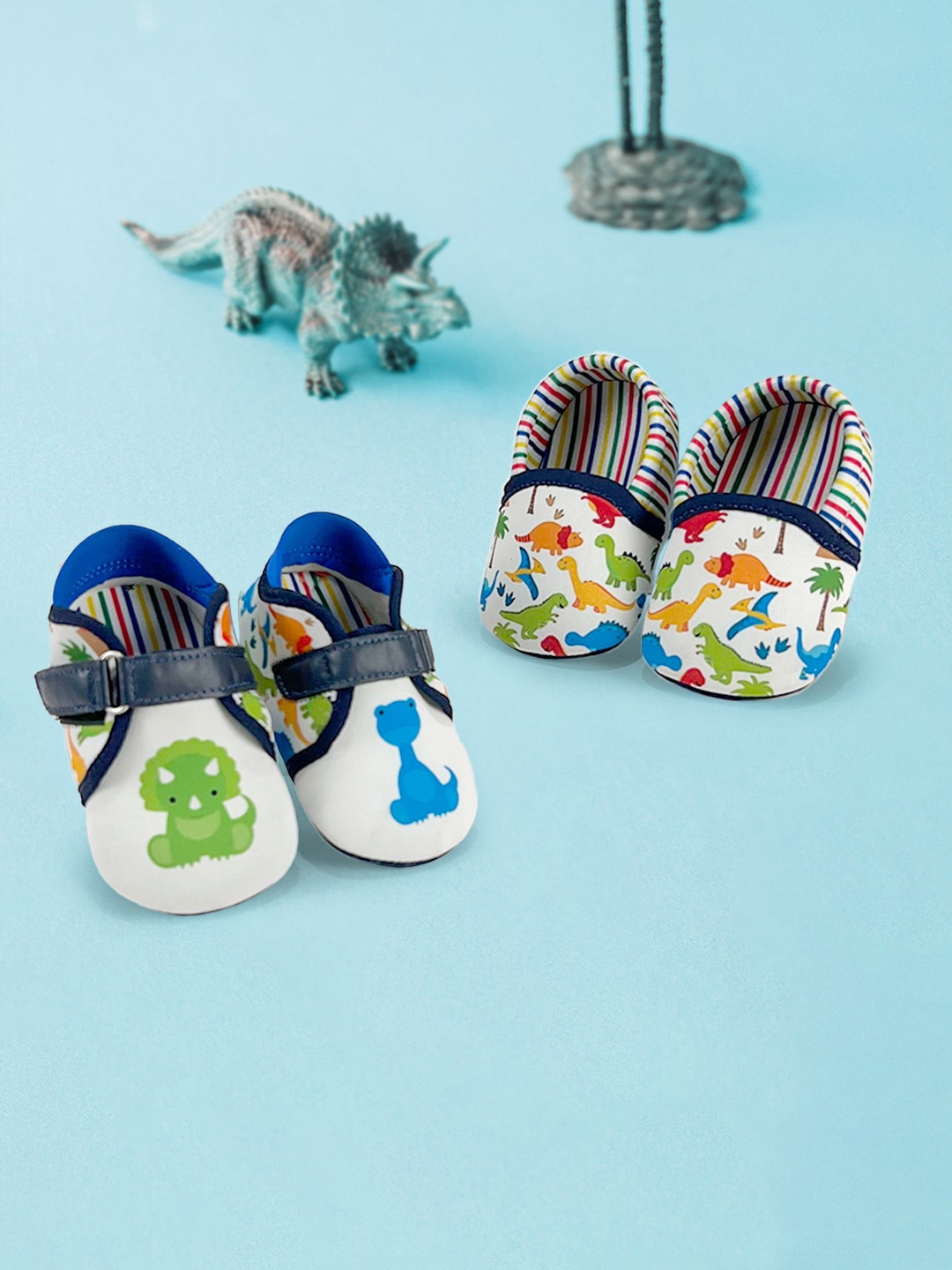 

KazarMax Pack Of 2 Dino Printed Anti-Skid Sole Cotton Booties, White