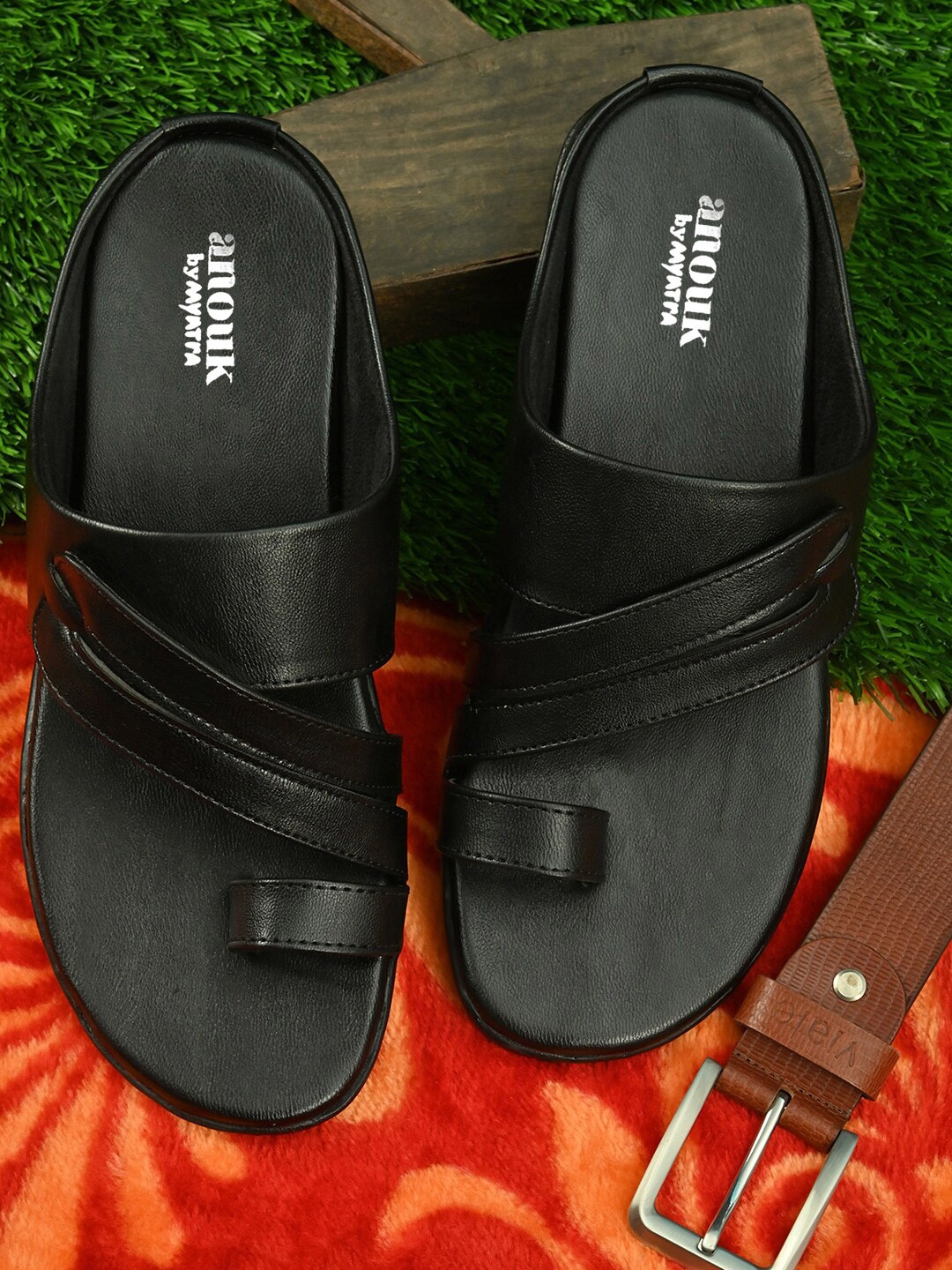 

Anouk Men Black One Toe Comfort Sandals