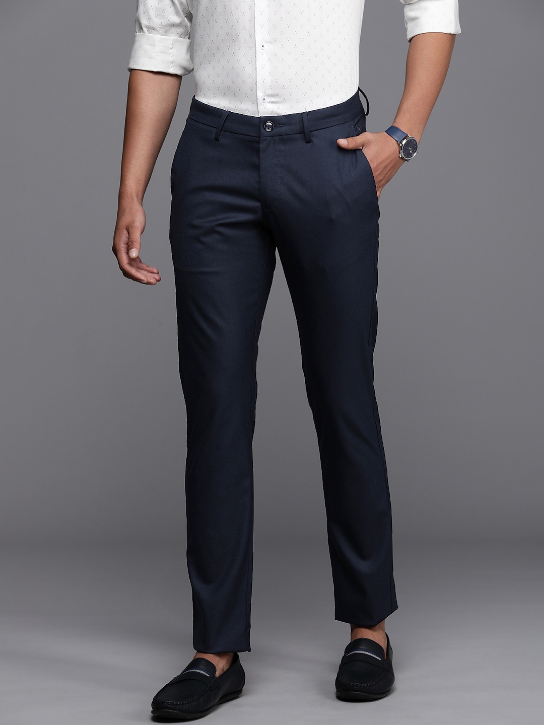 

Allen Solly Men Slim Fit Chinos Trousers, Navy blue