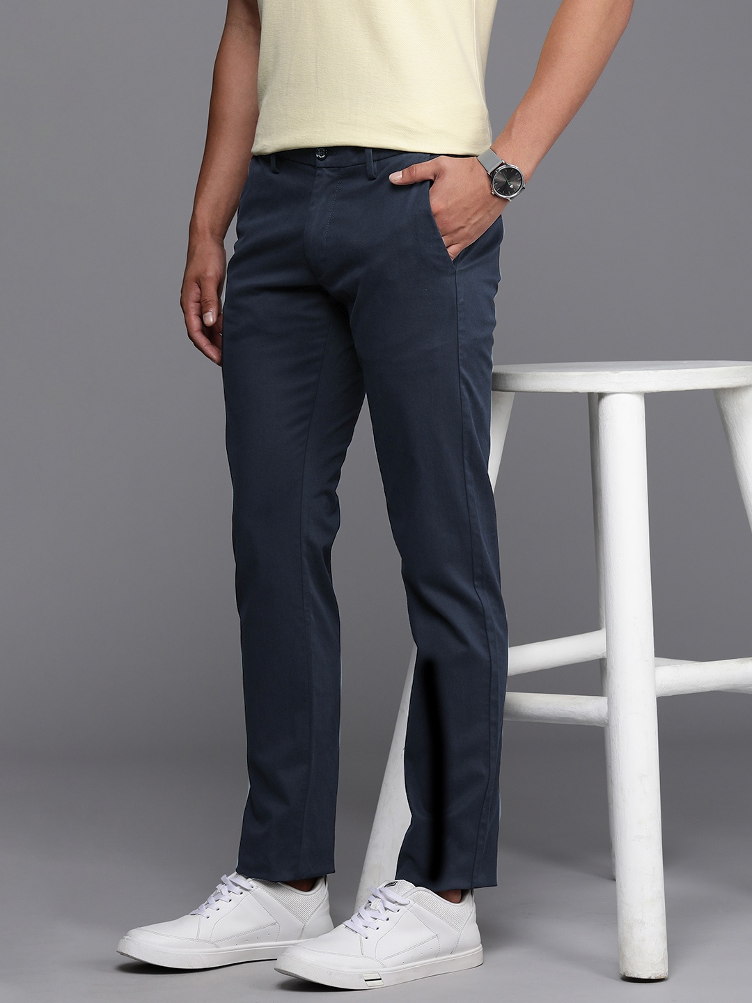 

Allen Solly Men Solid Slim Fit Chinos Trousers, Navy blue