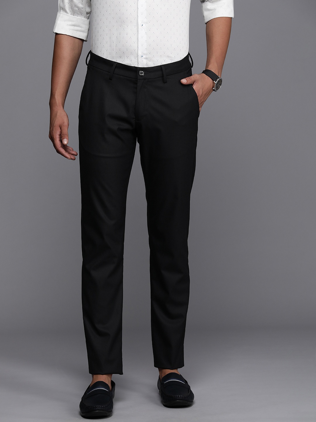 

Allen Solly Men Slim Fit Chinos Trousers, Black